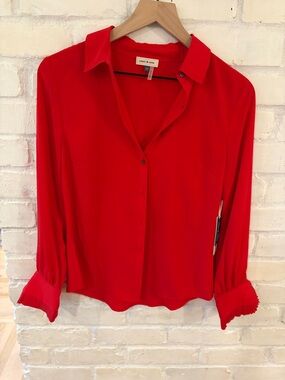 COURT & ROWE Vibrant Red Button-Down Shirt with Pleated Cuffs
(B3)